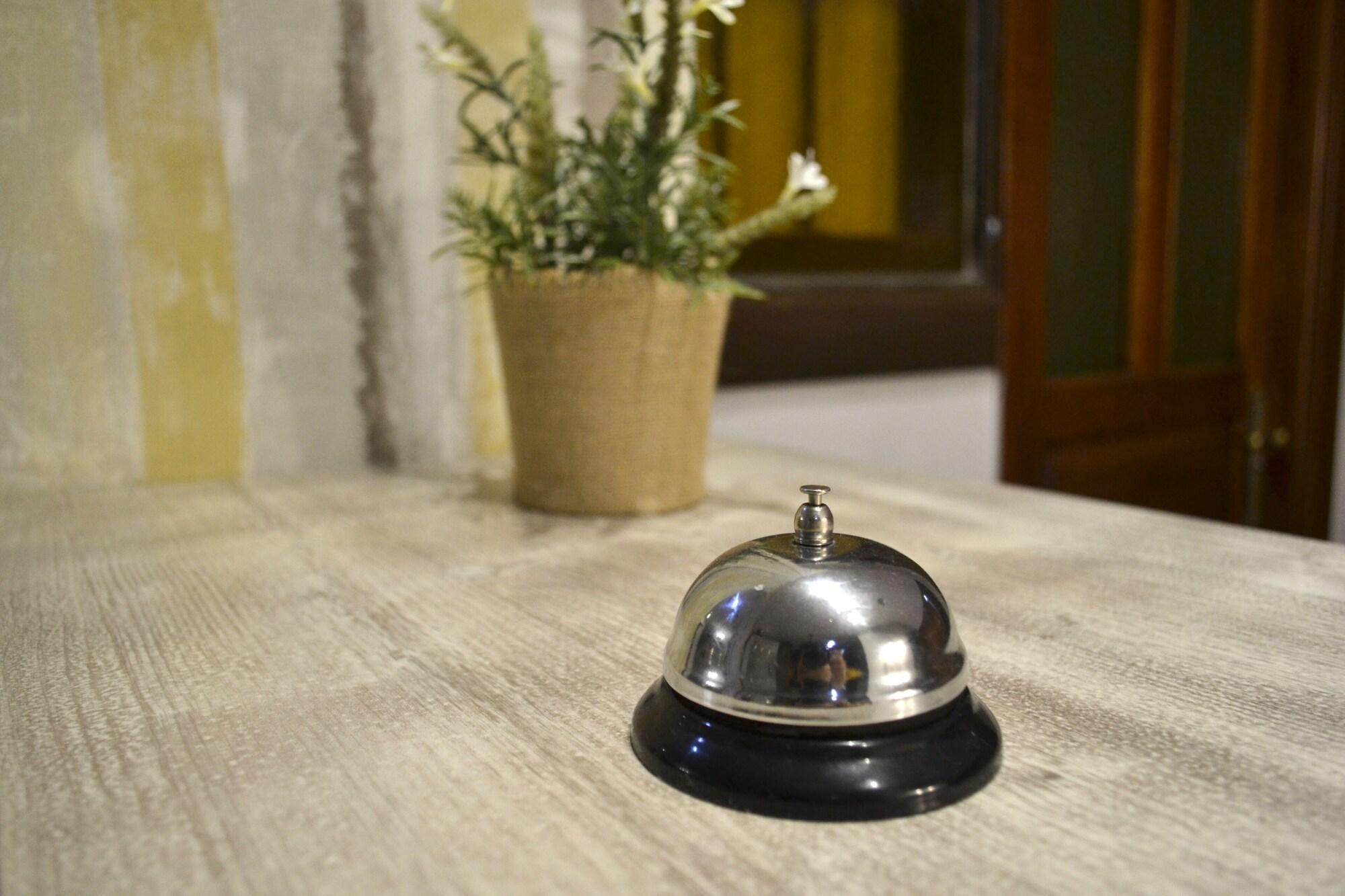 Hotel Alda Via לאון מראה חיצוני תמונה